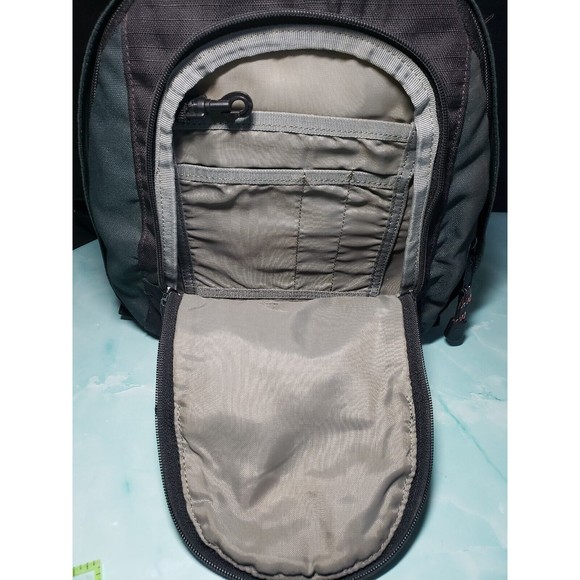 Lowepro Micro Trekker 100 GREEN Camera Bag Backpack Padded Adjustable Inserts GC - Picture 2 of 13